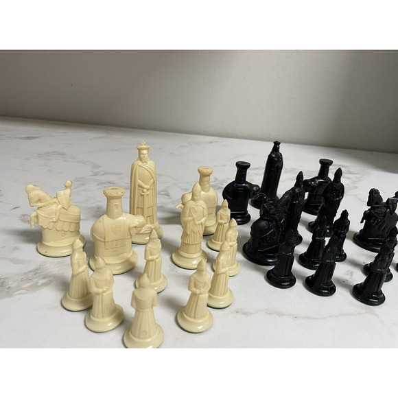 Vintage 1947 Kingsway Florentine Chess Pieces 27‎ Black White Replacement - Picture 2 of 13